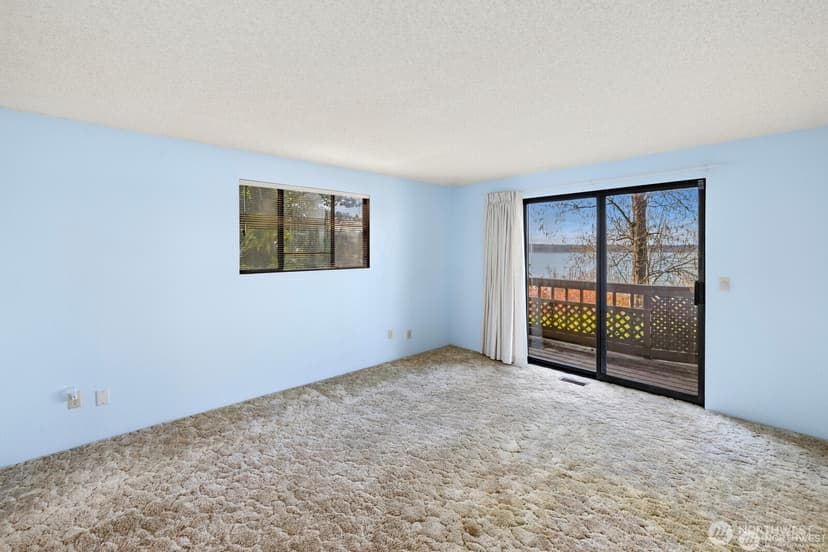 Property photo for 7821 East Side Drive NE, Tacoma photo 10
