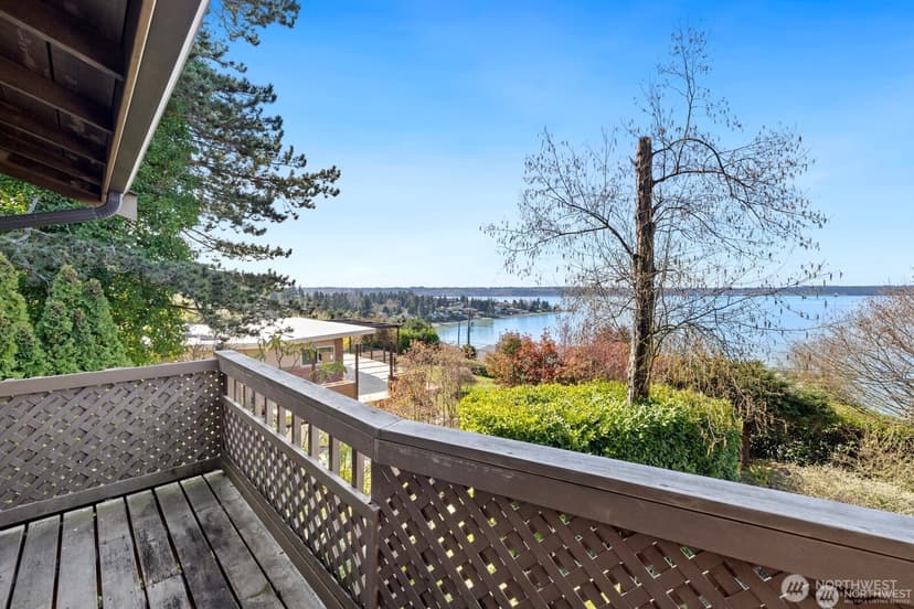 Property photo for 7821 East Side Drive NE, Tacoma photo 24