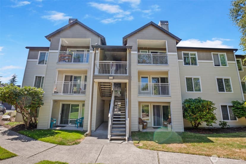 Property photo for 12423 Harbour Pointe Boulevard #V202, Mukilteo