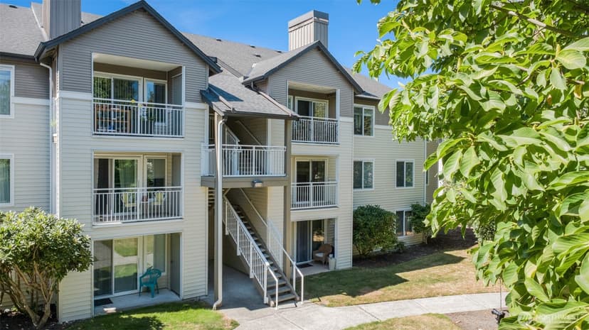 Property photo for 12423 Harbour Pointe Boulevard #V202, Mukilteo photo 3