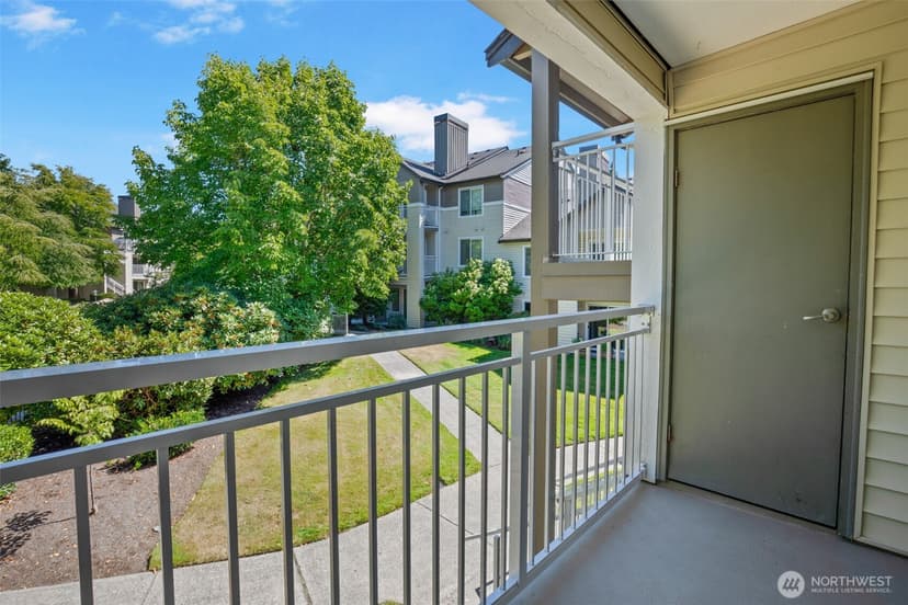 Property photo for 12423 Harbour Pointe Boulevard #V202, Mukilteo photo 14