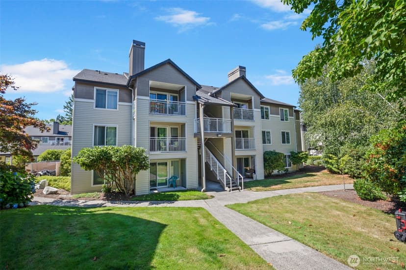 Property photo for 12423 Harbour Pointe Boulevard #V202, Mukilteo photo 2