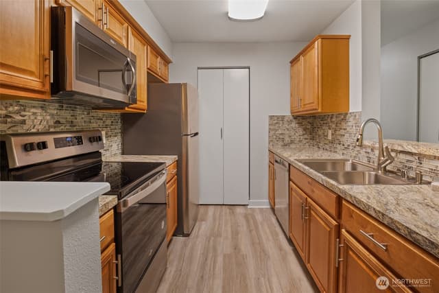 Property photo for 12423 Harbour Pointe Boulevard #V202, Mukilteo photo 5