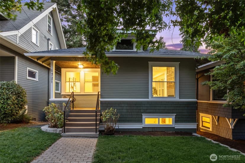 Property photo for 1721 3rd Avenue N, Seattle photo 2