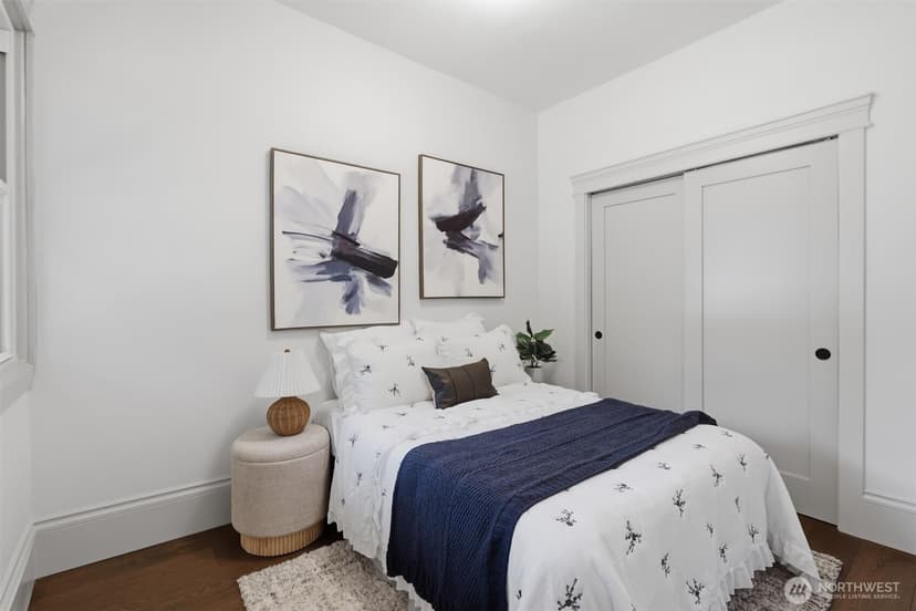 Property photo for 1721 3rd Avenue N, Seattle photo 8