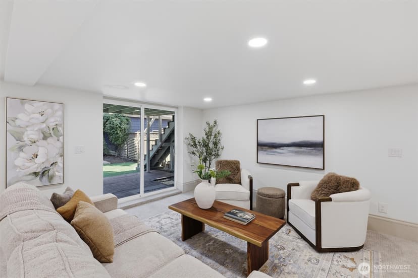 Property photo for 1721 3rd Avenue N, Seattle photo 30