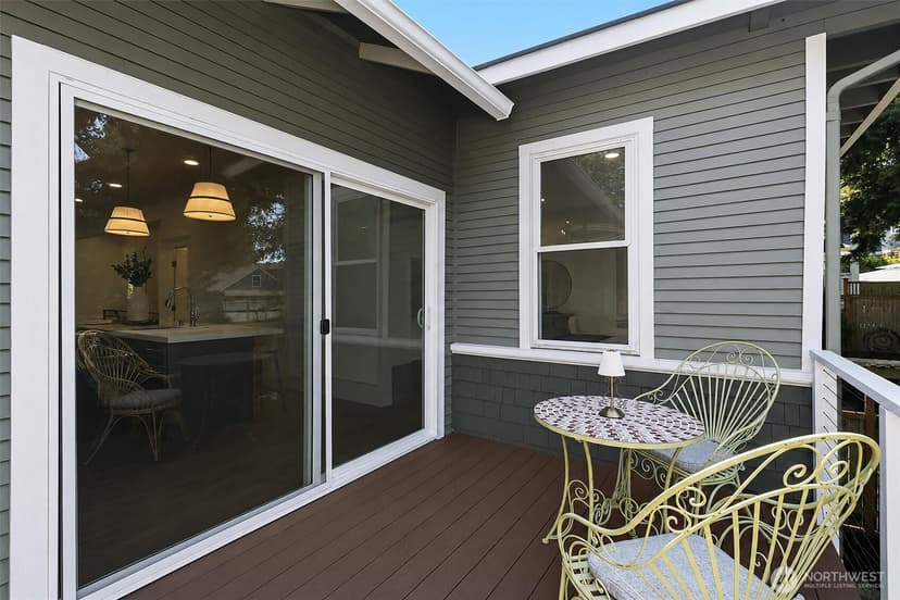 Property photo for 1721 3rd Avenue N, Seattle photo 21