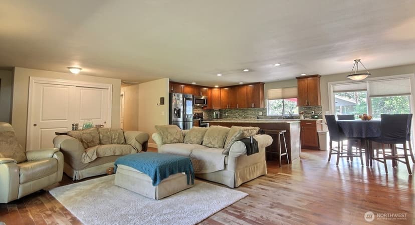 Property photo for 2301 NE 10th Street, Renton photo 6