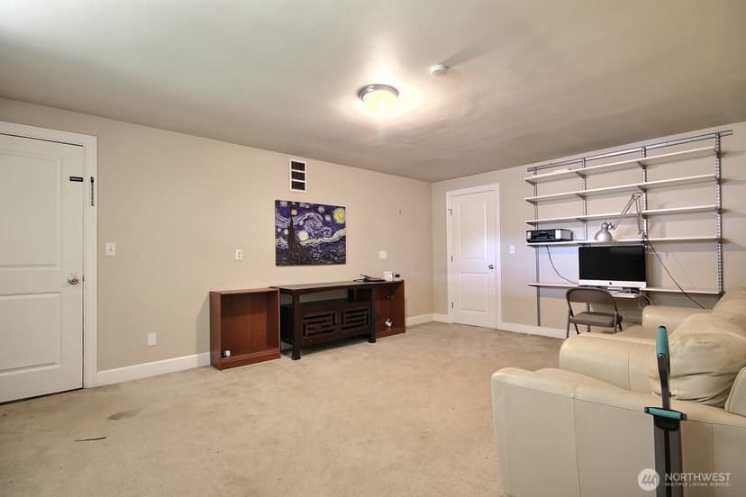 Property photo for 2301 NE 10th Street, Renton photo 14
