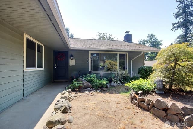 Property photo for 2301 NE 10th Street, Renton photo 3