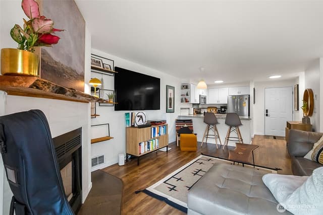 Property photo for 411 N 90th Street #207, Seattle photo 2