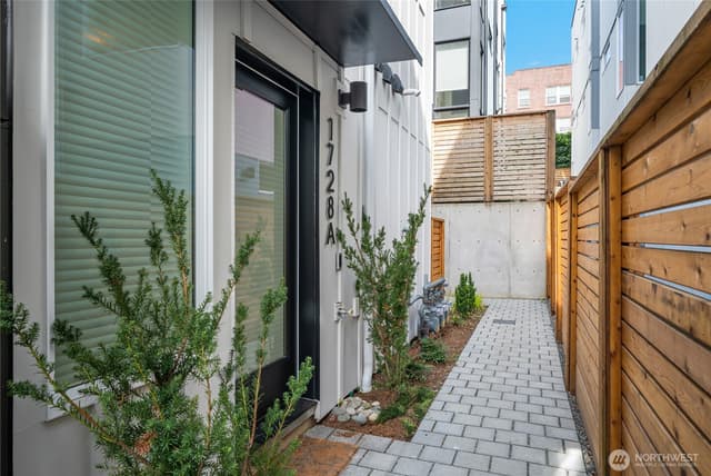 Property photo for 1728 11th Avenue #A, Seattle photo 3