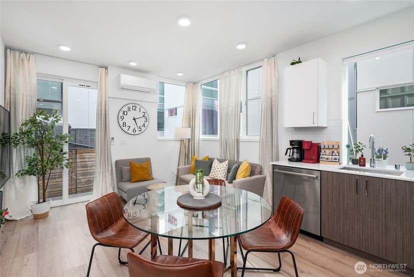Property photo for 1728 11th Avenue #A, Seattle photo 10