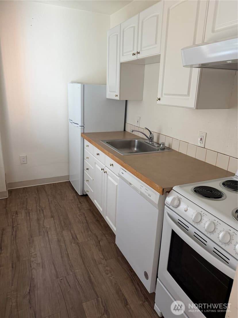 Property photo for 1400 Hubbell Place #814, Seattle photo 10