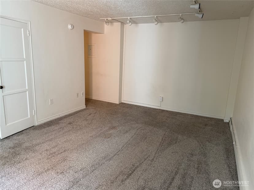 Property photo for 1400 Hubbell Place #814, Seattle photo 8