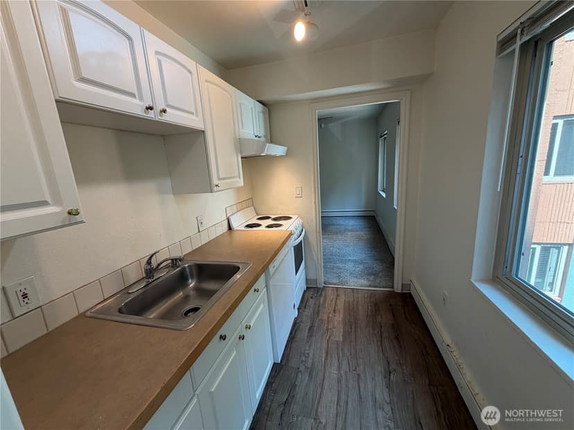 Property photo for 1400 Hubbell Place #814, Seattle photo 7