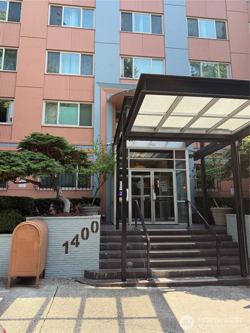 Property photo for 1400 Hubbell Place #814, Seattle photo 15