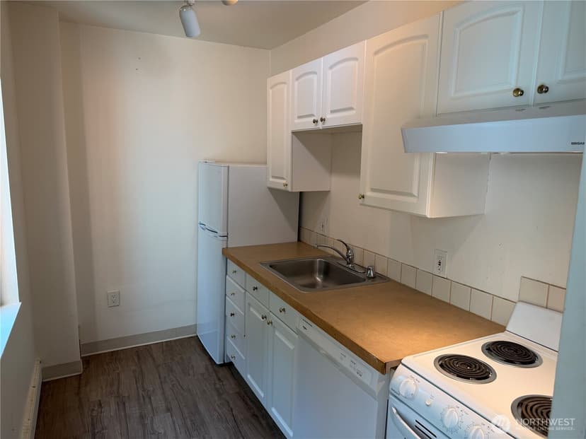 Property photo for 1400 Hubbell Place #814, Seattle photo 6