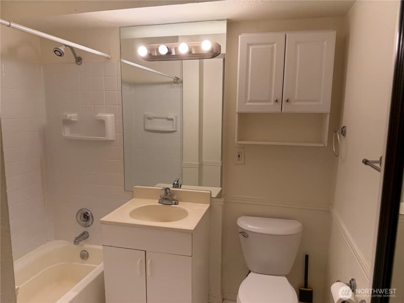 Property photo for 1400 Hubbell Place #814, Seattle photo 9