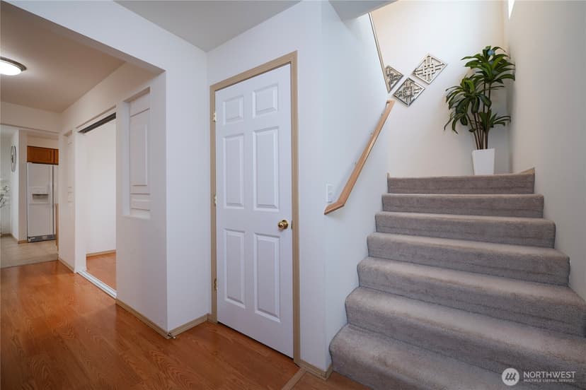 Property photo for 926 99th Street SW, Everett photo 3