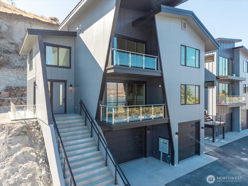 Property photo for 1891 W Prospect Street, Chelan photo 2