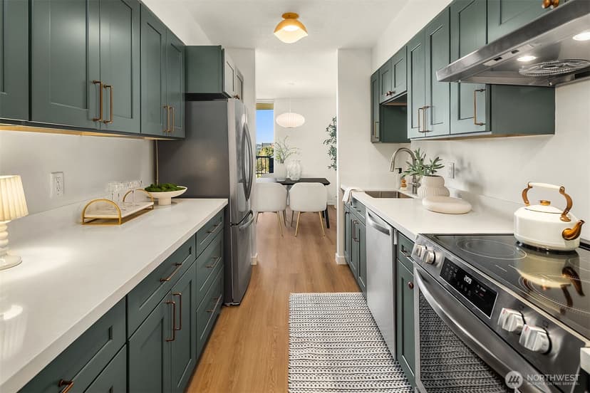 Property photo for 4540 8th Avenue NE #1002, Seattle photo 3