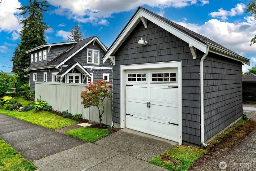 Property photo for 5761 35th Avenue NE, Seattle photo 4