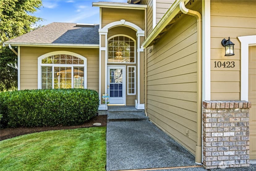 Property photo for 10423 30th Drive SE, Everett photo 3