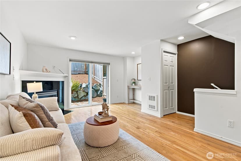 Property photo for 12307 10th Place NE #Unit C, Seattle photo 4