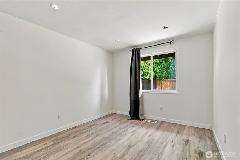 Property photo for 17921 NE 27th Street, Redmond photo 22