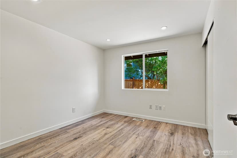 Property photo for 17921 NE 27th Street, Redmond photo 21