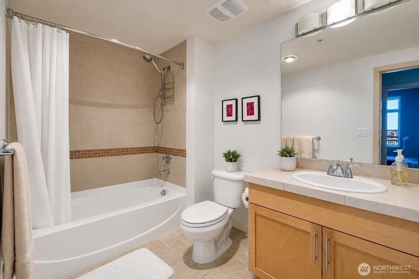 Property photo for 3333 Wallingford Avenue N #410, Seattle photo 14
