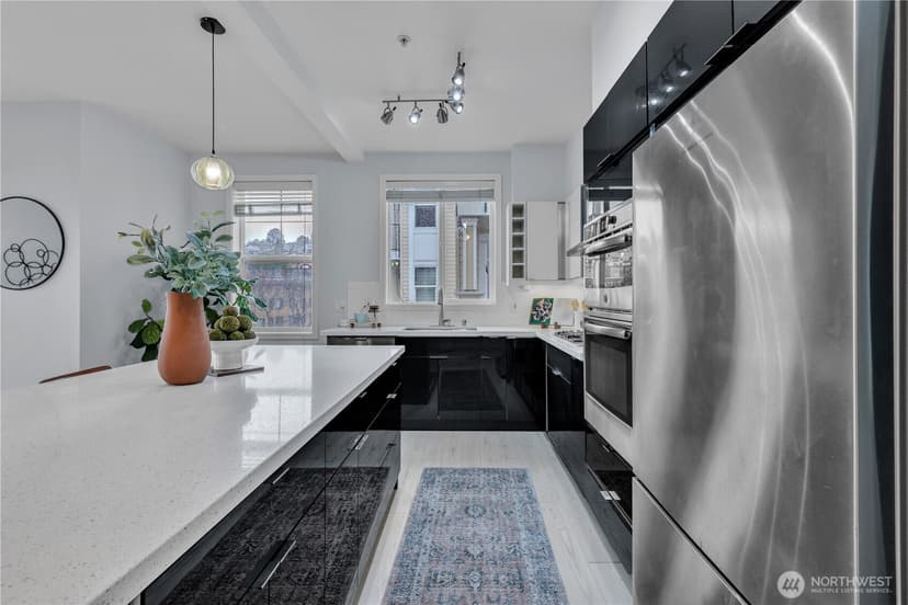 Property photo for 530 4th Avenue W #410, Seattle photo 6