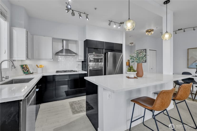 Property photo for 530 4th Avenue W #410, Seattle photo 7