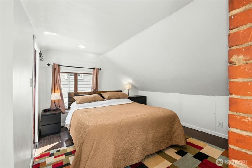 Property photo for 18011 83rd Avenue NE, Kenmore photo 10