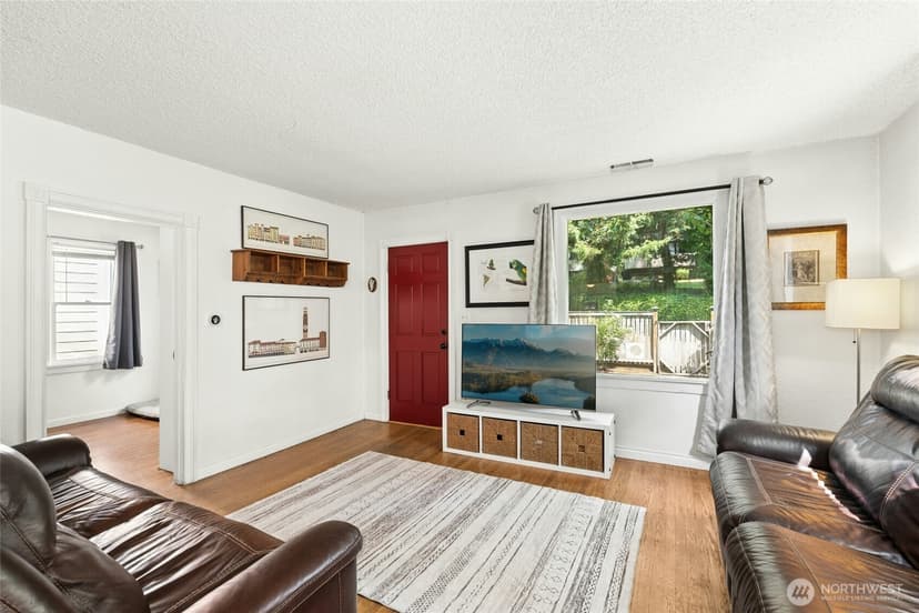Property photo for 18011 83rd Avenue NE, Kenmore photo 3