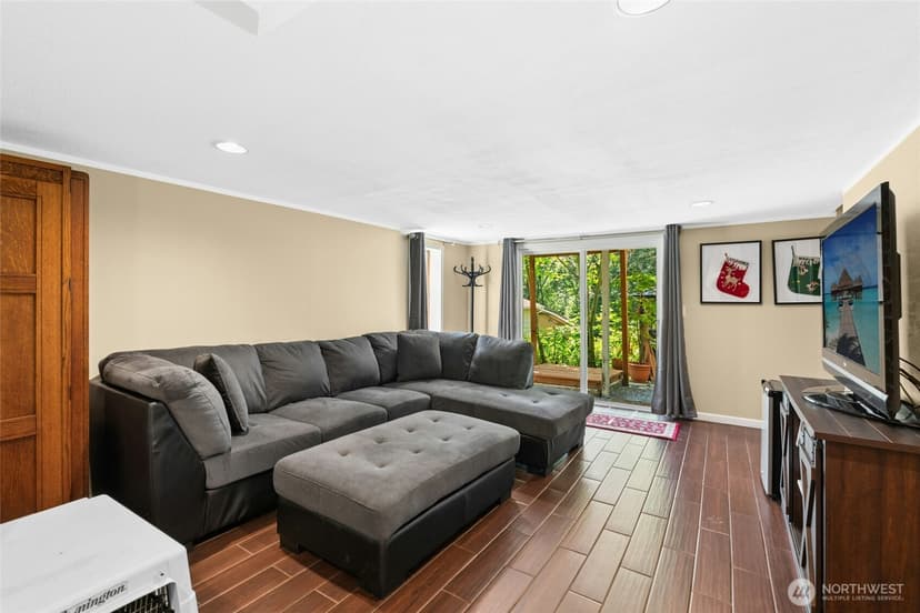 Property photo for 18011 83rd Avenue NE, Kenmore photo 14