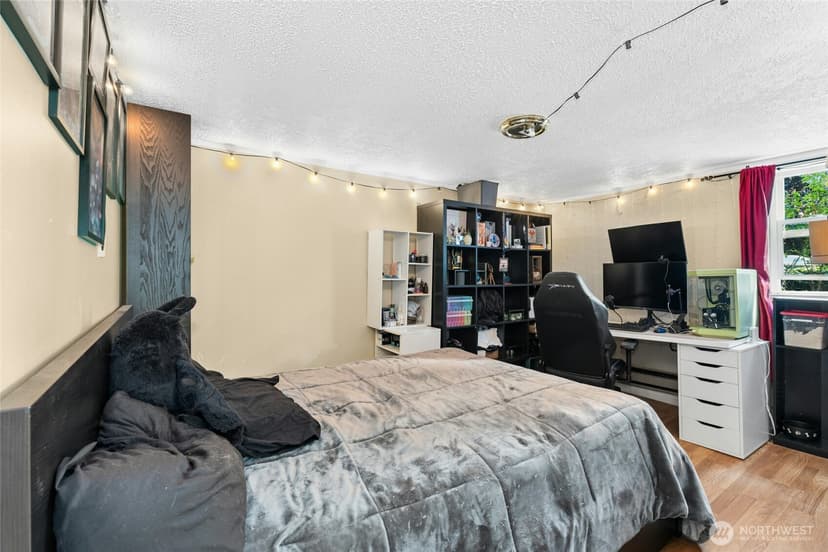 Property photo for 18011 83rd Avenue NE, Kenmore photo 16
