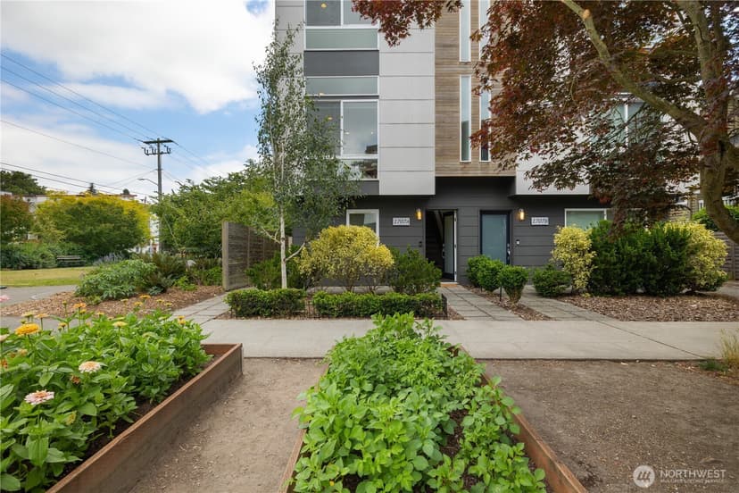 Property photo for 1707 NW 63rd Street #A, Seattle photo 2