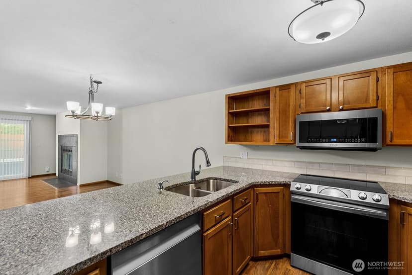 Property photo for 6920 California Avenue SW #12, Seattle photo 10