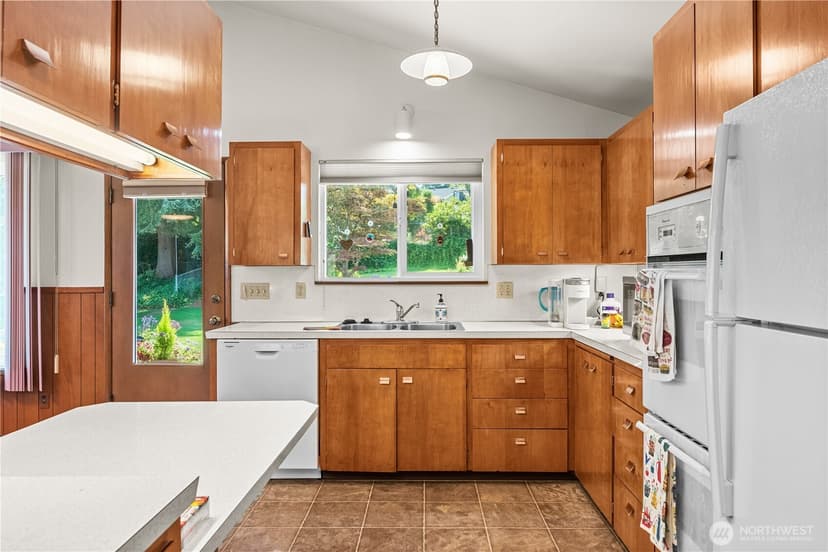 Property photo for 1040 Rosewood Lane, Fircrest photo 14
