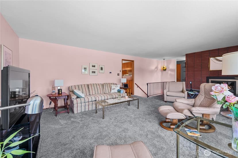 Property photo for 1040 Rosewood Lane, Fircrest photo 12