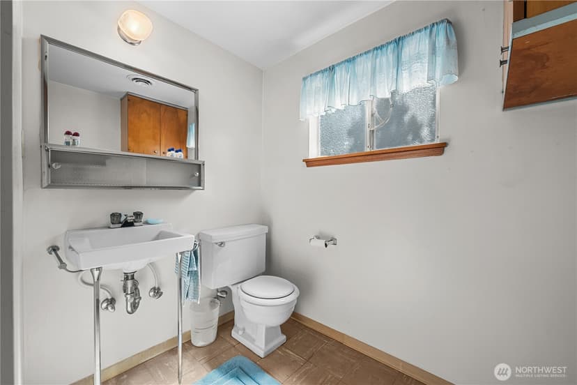 Property photo for 1040 Rosewood Lane, Fircrest photo 33