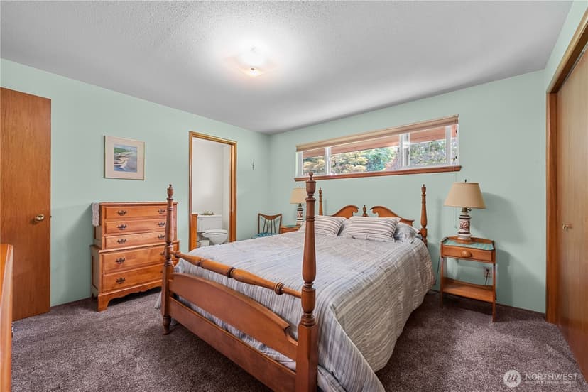 Property photo for 1040 Rosewood Lane, Fircrest photo 21