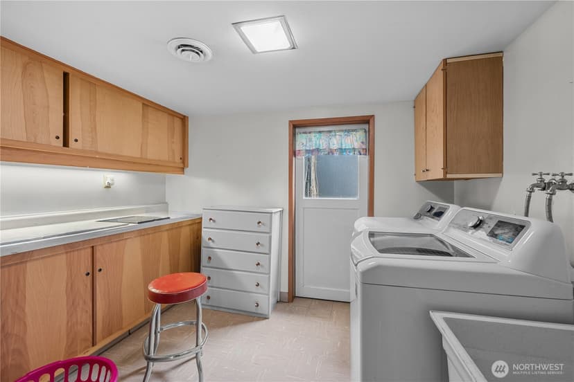 Property photo for 1040 Rosewood Lane, Fircrest photo 34