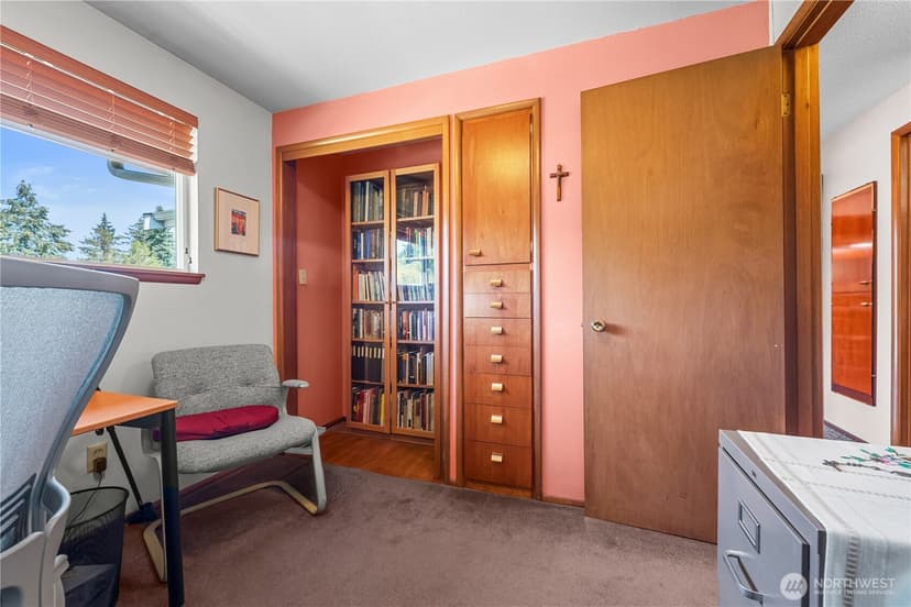 Property photo for 1040 Rosewood Lane, Fircrest photo 27