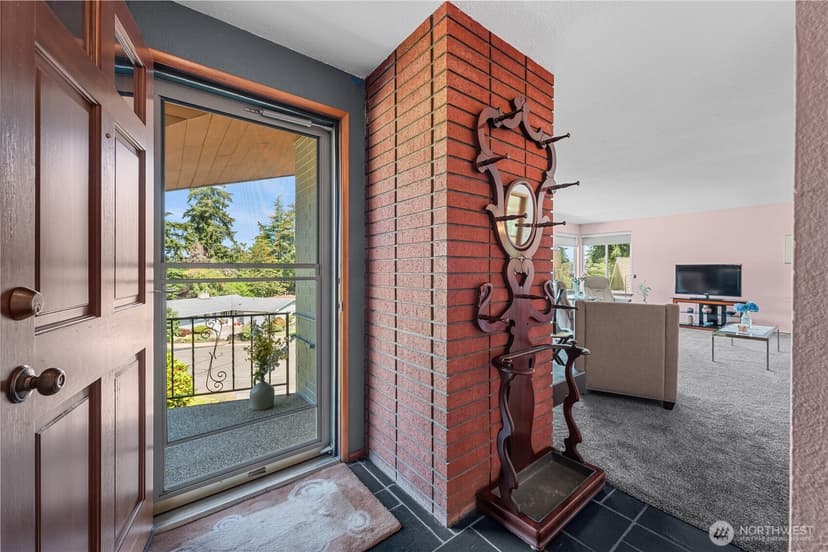 Property photo for 1040 Rosewood Lane, Fircrest photo 8