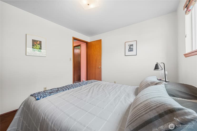 Property photo for 1040 Rosewood Lane, Fircrest photo 25