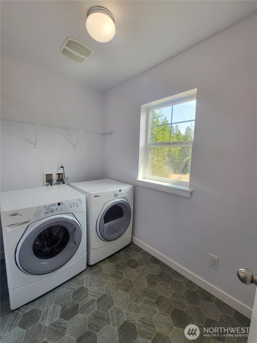 Property photo for 5112 Bear Paw Court NW, Silverdale photo 19