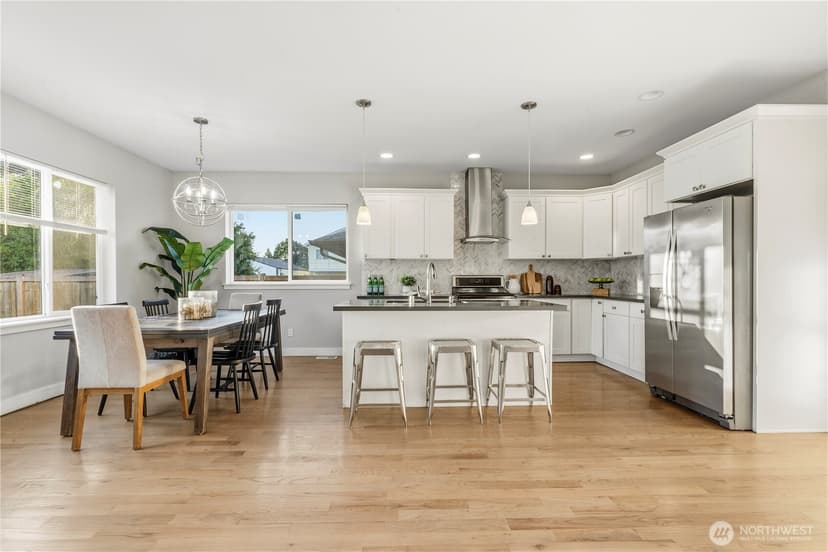 Property photo for 10607 2nd Place SW, Seattle photo 6